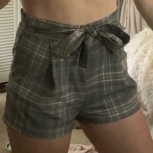 Plaid high waisted shorts with pockets